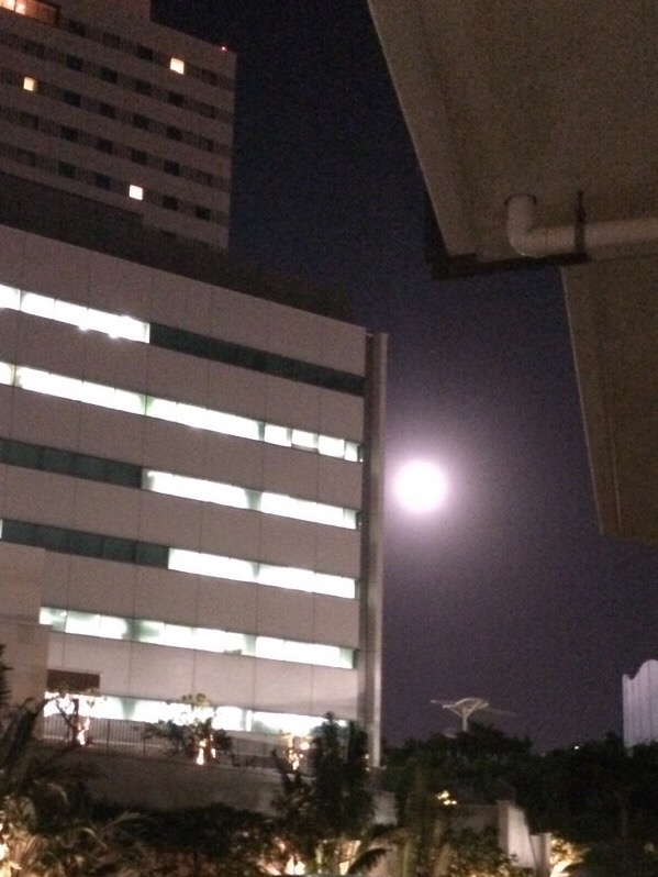 スーパームーン