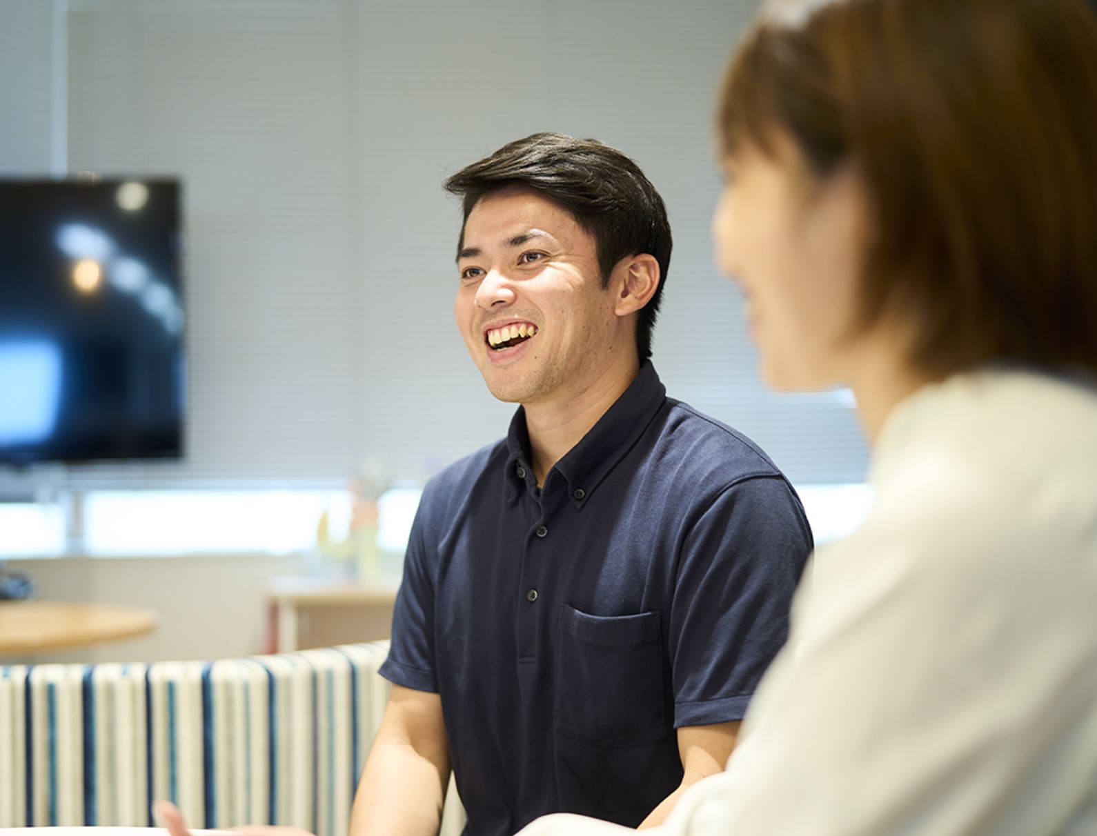 新卒が社内で働きやすいように応援する「新卒応援プロジェクト」のリーダーとして、若手メンバーの育成に尽力