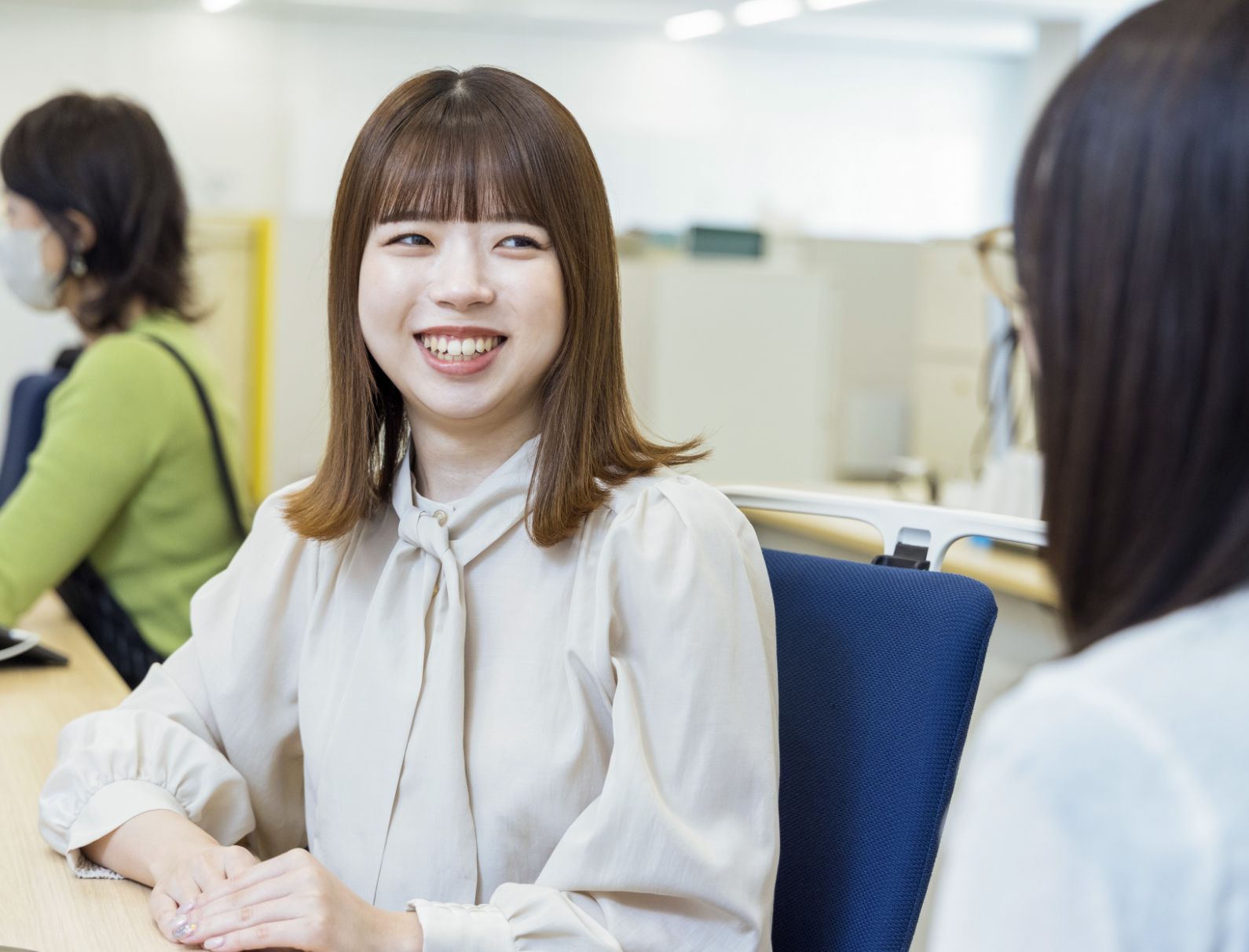 的確な対応が認められ、お客様と直接やりとりをしたり会議のコーディネートも対応できるようになる
